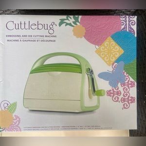 Never been used, Cuttlebug for embossing. Perfect addition to your scrapbooking!